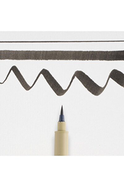 Sakura Pigma : Brush Tip Pen : 49 Black