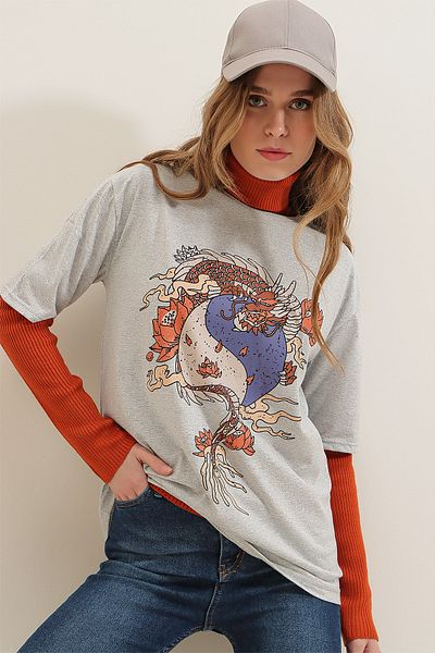 Trend Alaçatı Stili Γυναικείο μπλουζάκι γκρι Crew λαιμόκοψη με ψηφιακή εκτύπωση 100% βαμβακερό T-shirt ALC-X7826
