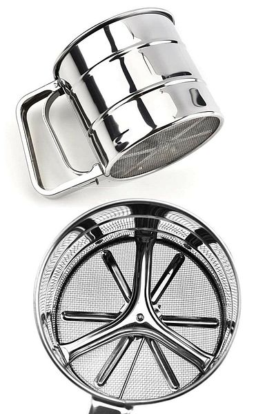 AKCAKESE Stainless Metal Flour and Sugar Sieve