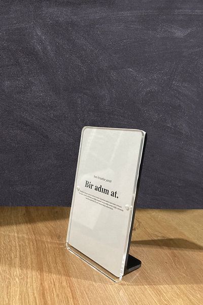 NT Handmade Plexi Vertical Table Top L Type Magnet 18x11cm Notepad Photo Folder Brochure Holder