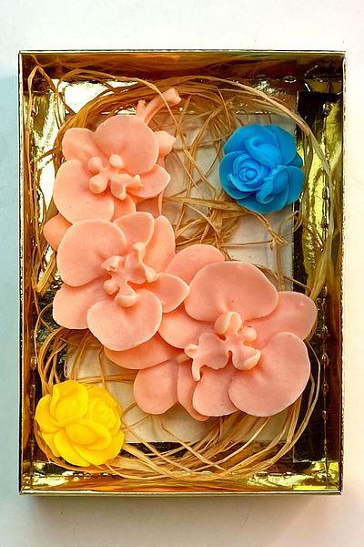 FANTASTİK SANAT ATÖLYESİ Decorative Gift 2-Piece Special Box 240 grams Large Size Orchid Bath and Hand Soap