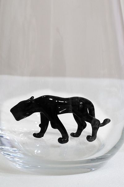 ADAMODART Single Water Glass with Black Jaguar Figure
