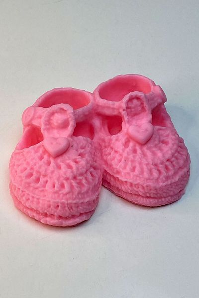FANTASTİK SANAT ATÖLYESİ Decorative Gift Pink Baby Shoes Model Strawberry Scented Bath and Hand Soap