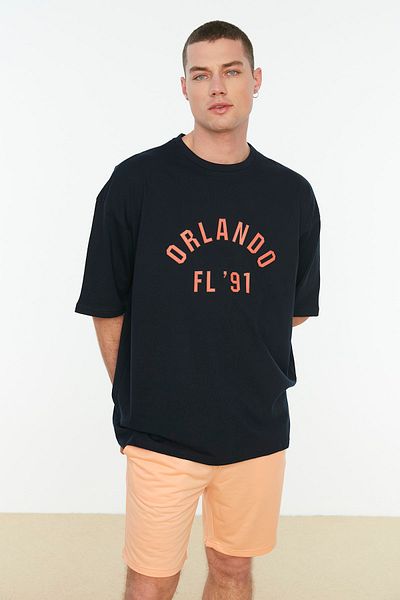 Trendyol Collection Námořnické modré oversize městské tričko s potiskem – 100% balení TMNSS22TS0304
