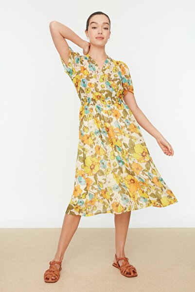 Trendyol Collection Ecrufarbenes, zweireihiges, gemustertes Webkleid mit Krag...