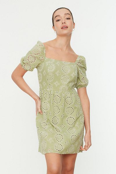 Trendyol Collection Rochie țesută cu broderie cu guler pătrat verde TWOSS21EL0474
