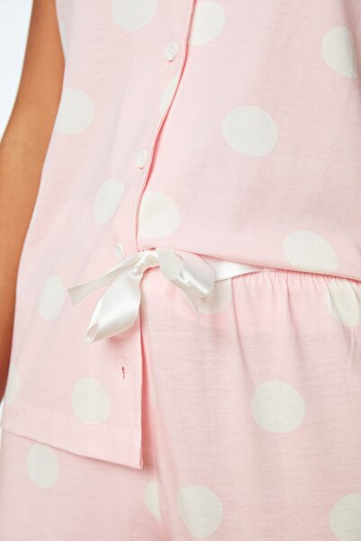 Trendyol Collection Růžové 100% bavlněné puntíkované triko-šortky Pletené pyžamové soupravy THMSS20PT0077