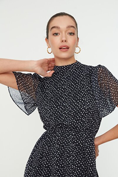 Trendyol Collection Námořnická modrá Puntíková sukně v pase s rozepínacím stojáčkem límec Mini podšité šifonové tkané šaty TWOSS20EL0622