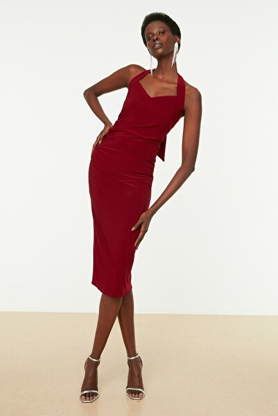 Trendyol Collection Burgundy Detailed Evening Dress TPRSS22EL1341