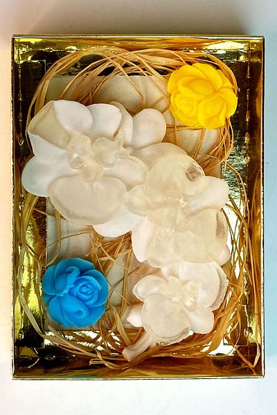 FANTASTİK SANAT ATÖLYESİ 120 Grams Large Size White Orchid Bath and Hand Soap Tropical Flower Scented in Special Box