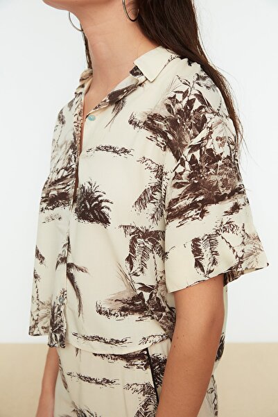 Trendyol Collection Trópusi mintás menyasszonyi ing és rövidnadrág szett - TBESS21AU0078