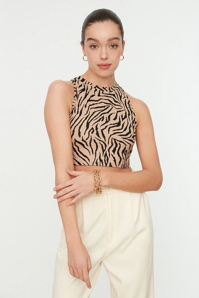 Trendyol Collection Πλεκτή πλεκτή μπλούζα με λαιμόκοψη με εμπριμέ ζώο καμήλας TWOSS22BZ0879