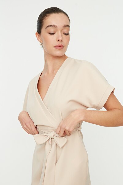 Kolekcia Trendyol Mini tkané šaty s opaskom do A sukne s opaskom TWOSS20EL0944