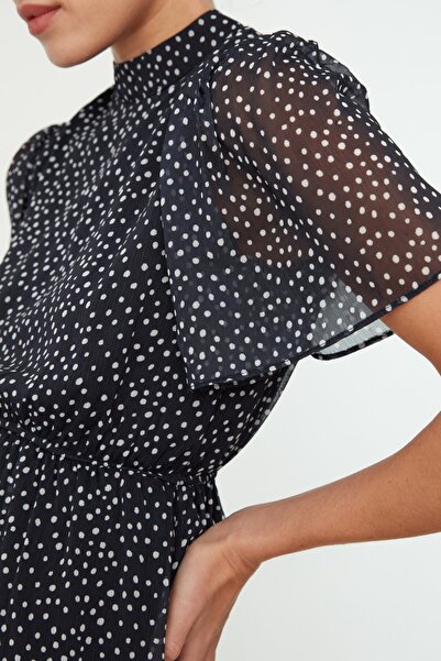 Trendyol Collection Námořnická modrá Puntíková sukně v pase s rozepínacím stojáčkem límec Mini podšité šifonové tkané šaty TWOSS20EL0622