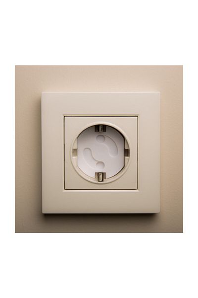 Tuncel Teknik Automatic Closing Socket Protector