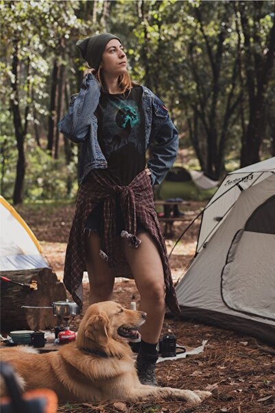 SCUBAPROMO تي شيرت نسائي أسود بتصميم وولف مجردة القمر