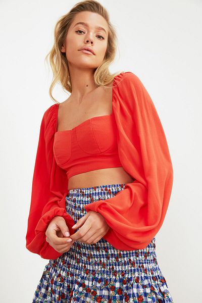 Trendyol Collection Strandbluse aus Viskose mit quadratischem Ausschnitt und Ballonärmeln und Granatapfelblüten TBESS21BZ0749