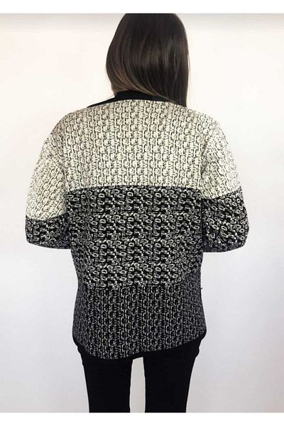 MaviMoure Women's Winter Motifed Pocket Buttoned Front Regular Cut Lycra Woolen Fabric Mother Cardigan