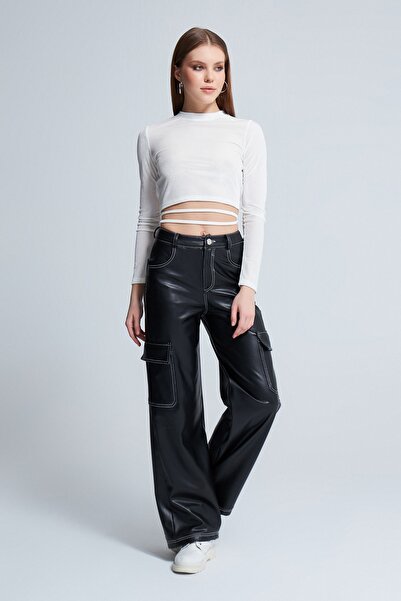 BERFUĞ KIRAN Sırt Dekolteli Uzun Kollu Kadife Bluz Beyaz