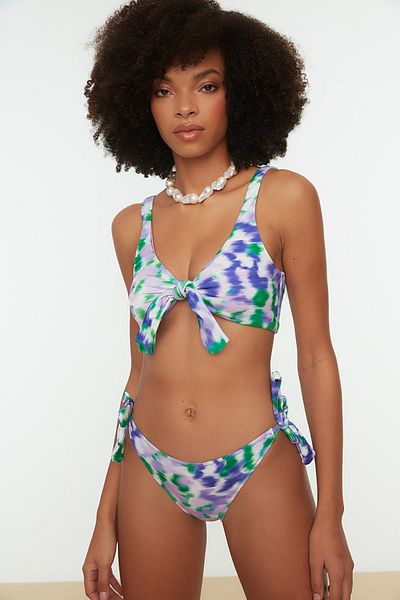 Trendyol Collection Плавки бікіні з батистовим візерунком та застібкою на кісточках
TBESS22BA0134