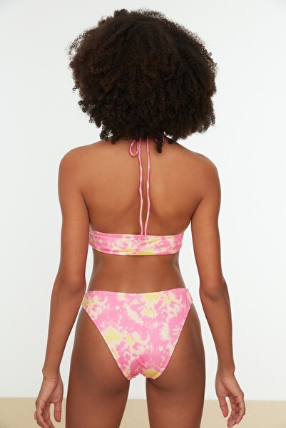 Trendyol Collection Batikolt mintás V-vágású bikini alsó TBESS22BA0024