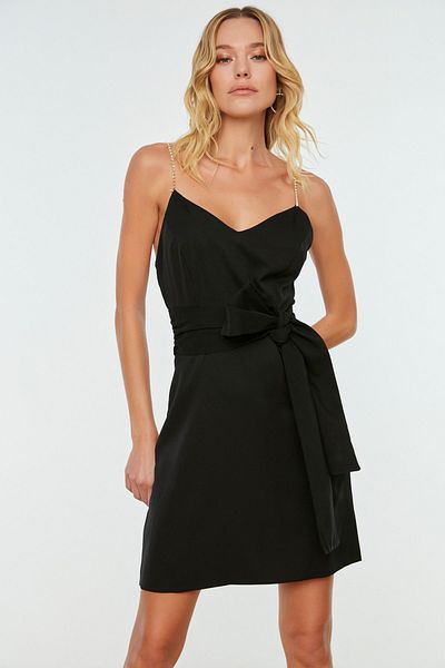 Trendyol Collection Rochie de seară neagră, scurtă și elegantă - Decupaj A, Detaliu curea, țesut TPRSS22EL1332