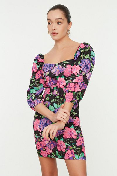 Trendyol Collection Různobarevné tkané mini šaty s květinovým A-line balonovým rukávem TWOSS22EL0301