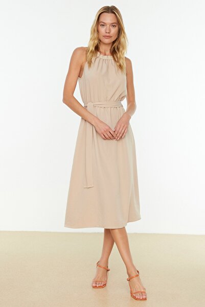 Trendyol Collection A-line ohlávkový límec Midi viskózové tkané šaty s vlečkou TWOSS19EL0155