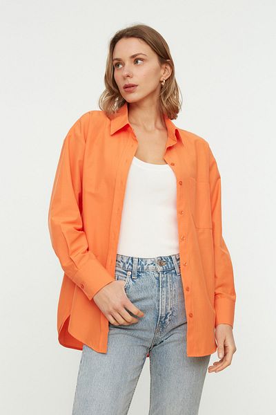 Trendyol Collection Orangefarbenes Boyfriend-Hemd aus Baumwollgewebe mit weiter Passform und einer Tasche TWOAW20GO0115