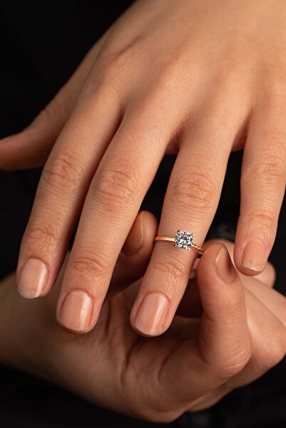 YAVUZ KUYUMCULUK 14 Ayar Altın V Kesim Tektaş Yüzük