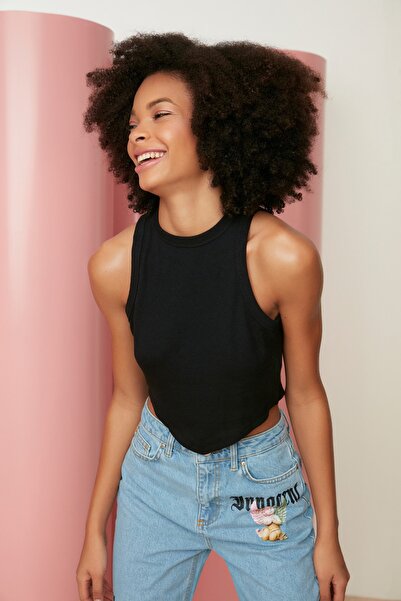 Trendyol Collection Černé Asymetrické Super Crop Žebrované Pružné pletené tílko TWOSS22AL0065