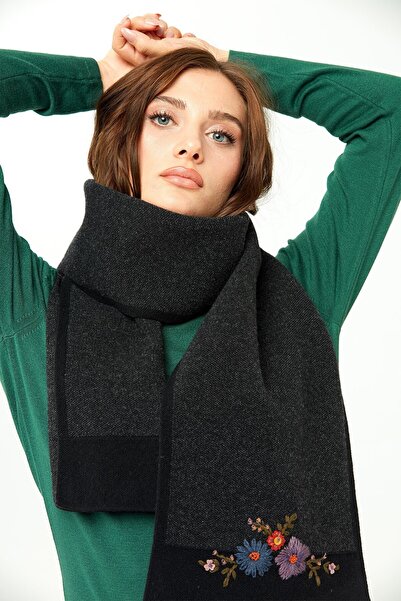 Desen Triko Kadın Nakış Işlemeli Saf Yün Kaşkol 02421155 Siyah