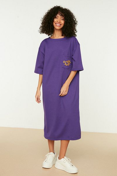 Trendyol Collection Purple Embroidered Relaxed/Casual Cut Crew Neck Midi Knitted Dress TWOSS21EL0175