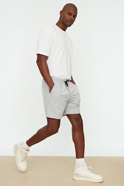 Trendyol Collection Γκρι ανδρικό κοντό σορτς με κανονική εφαρμογή TMNSS22SR0404
