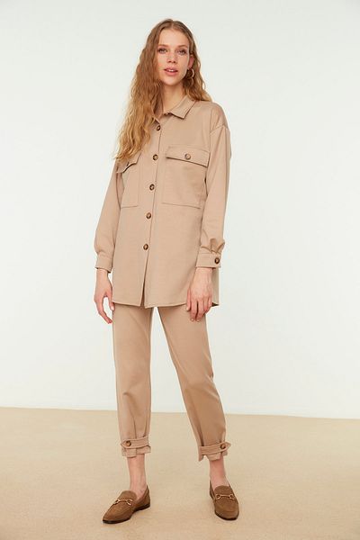 Trendyol Modest Bézs gombos részletes ing-nadrág kötött szett TCTSS22US0116