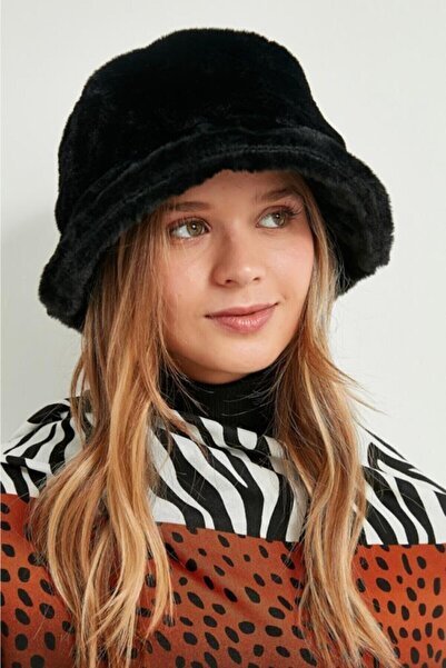 Fertile قبعة نسائية سوداء من القطيفة