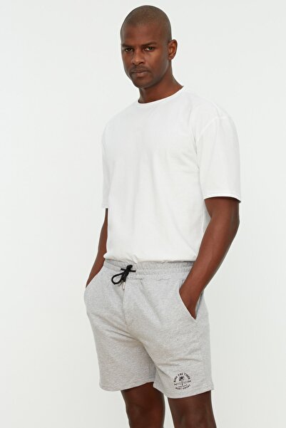 Trendyol Collection Γκρι ανδρικό κοντό σορτς με κανονική εφαρμογή TMNSS22SR0404