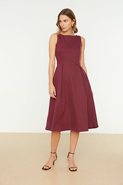 Trendyol Collection Plisowana sukienka midi w kolorze śliwkowym z odcięciem w talii TWOSS20EL0980