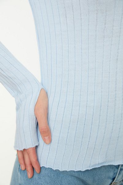 Trendyol Collection Világoskék ujjú, részletes pólógalléros kötöttáru pulóver TWOAW21KZ1113