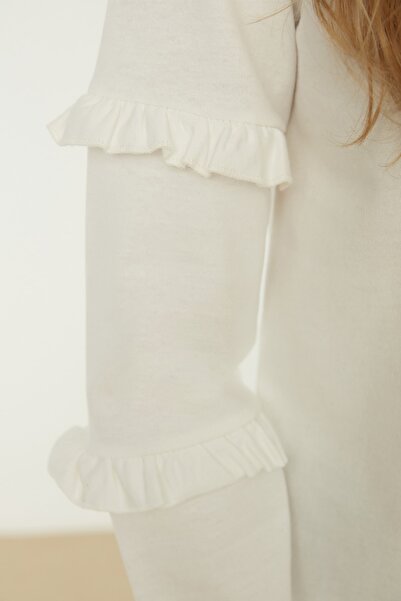 Trendyol Modest Ecru Crew Neck Knitted Tunic with Ruffled Sleeves TCTSS21TN0088