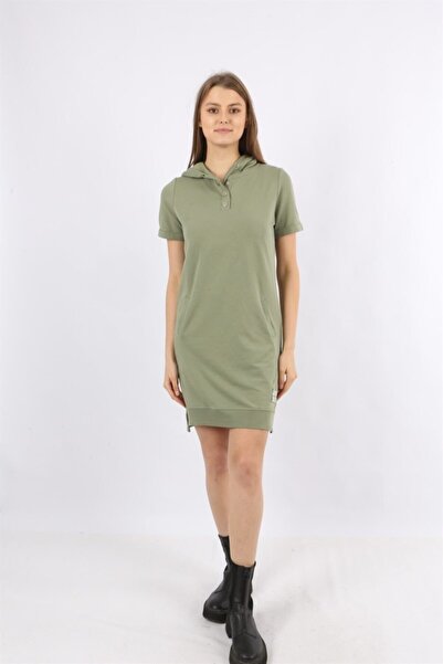 Banadamoda فستان نسائي أخضر بغطاء للرأس وأكمام قصيرة مع تفاصيل كبس