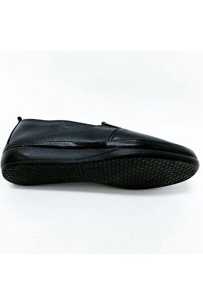 stok83 Pantofi de damă din piele neagră