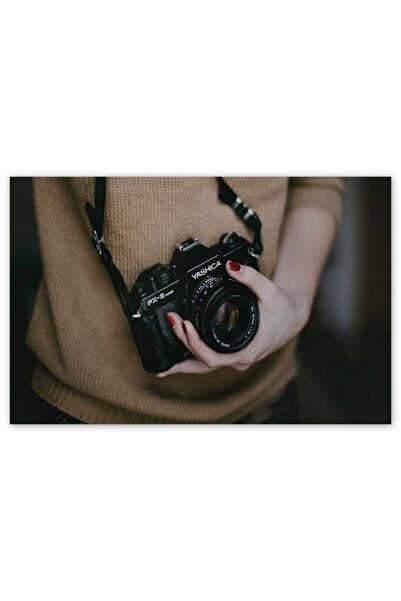 Cakatablo Ahşap Tablo Kadın Ve Fotoğraf Makinesi (25x35 Cm Boyut)