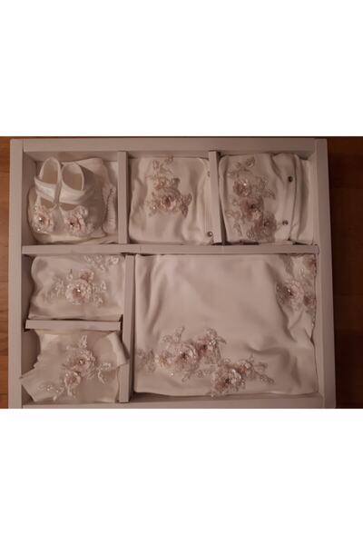 Eda Baby Baby Girl Ecru 11-Piece Hospital Discharge Bodysuit Set 1174
