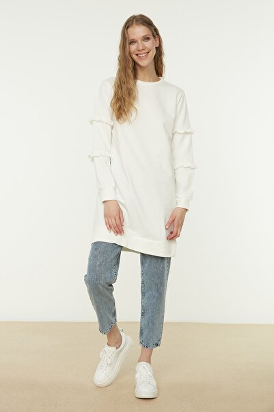 Trendyol Modest Ecru Crew Neck Knitted Tunic with Ruffled Sleeves TCTSS21TN0088