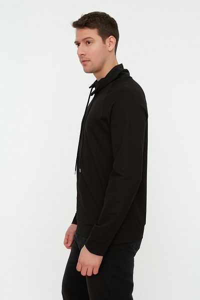 Trendyol Collection Schwarzes Langarm-Sweatshirt mit Degaje-Kragen - Regular Fit TMNAW21sw0302