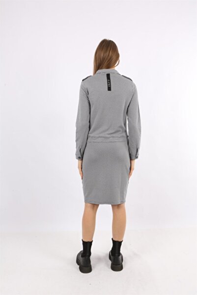 Banadamoda Lacivert Desenli Kısa Kollu Düğmeli Cep Detaylı Elbise