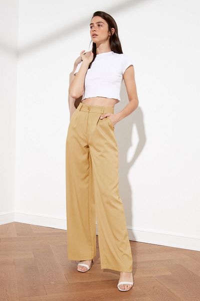 Trendyol Collection Béžové široké plisované kalhoty TWOSS21PL0057