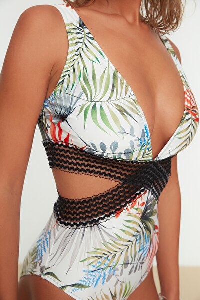 Trendyol Collection Leaf Patterned Stripe Accessory Detailed Swimsuit TBESS21MA0077