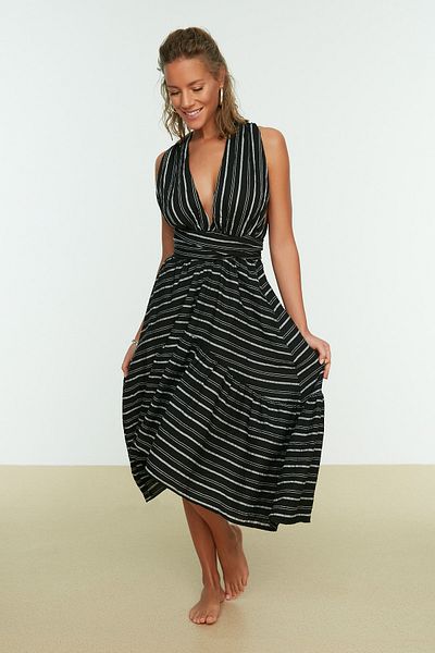 Trendyol Collection Schwarz gestreiftes, gewebtes Strandkleid mit Krawattendetails TBESS21EL3640